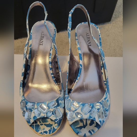 Alfani Espadrille Sling Back Candice Blue Wedges With Gem Detailing Size 6.5 - Picture 2 of 5